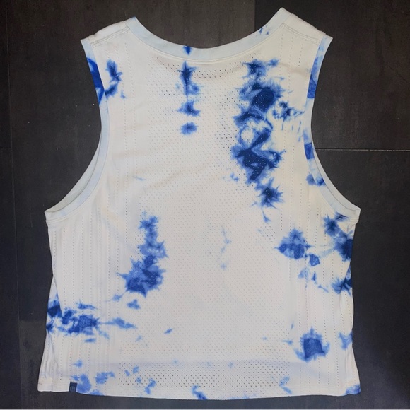 Lululemon Train to Be Tank Top Shibori Blue / White Tie Dye 2 - Picture 6 of 8